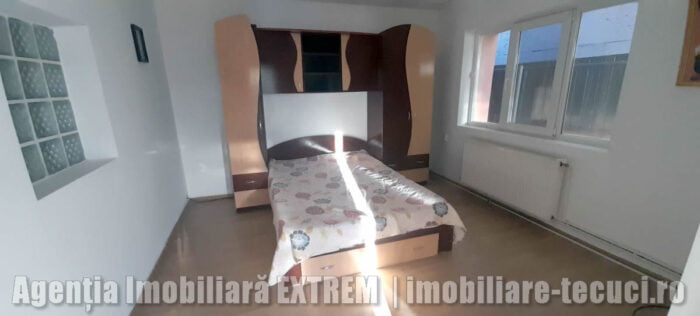 Casa de cărămidă cu 6 camere în Tecuci_dormitor 1
