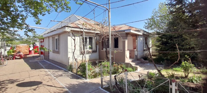 Casă cu 6 camere și 600 mp teren_Ivesti_exterior 2