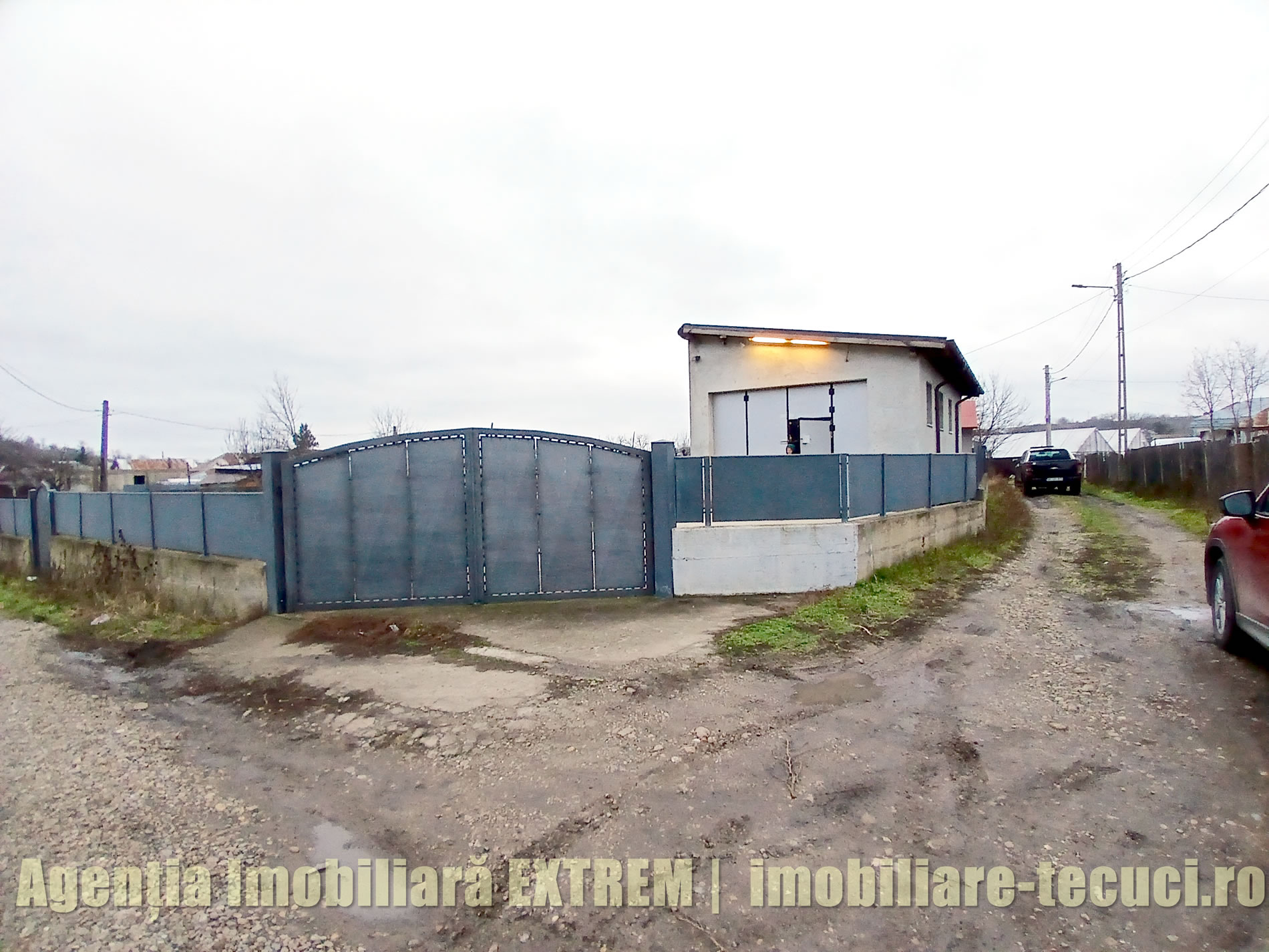 Locuinţă şi hală-atelier_propritate exterior 2