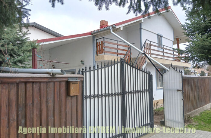 Vila Elegantă cu 4 camere in Tecuci_stradal 1